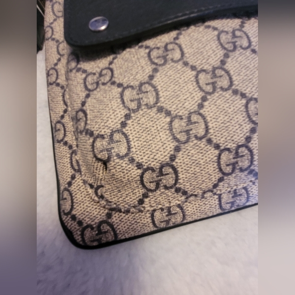 💢SOLD💢       NWOT AUTHENTIC GUCCI  KIDS navy micro GG canvas mini bag - Picture 3 of 16